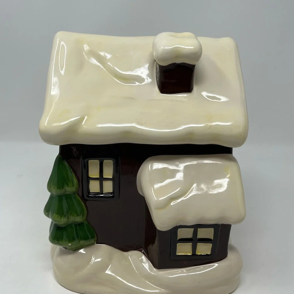 SCM Designs Snow Covered House Ceramic Cookie Jar with snowman tree clean GHA3..